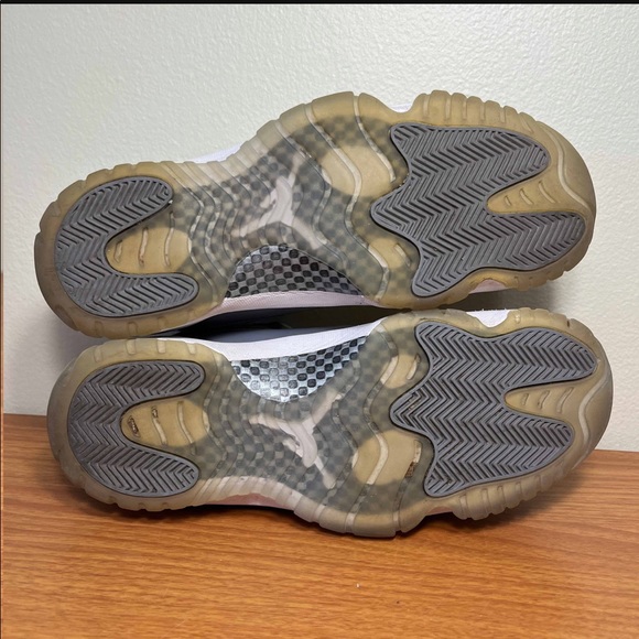 Jordan 11 Low Cool Grey - Picture 6 of 9